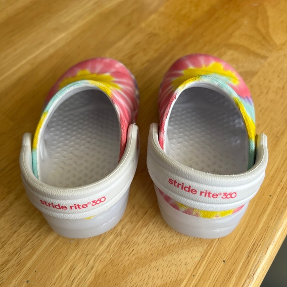 Stride Rite light up clogs - Picture 5 of 9